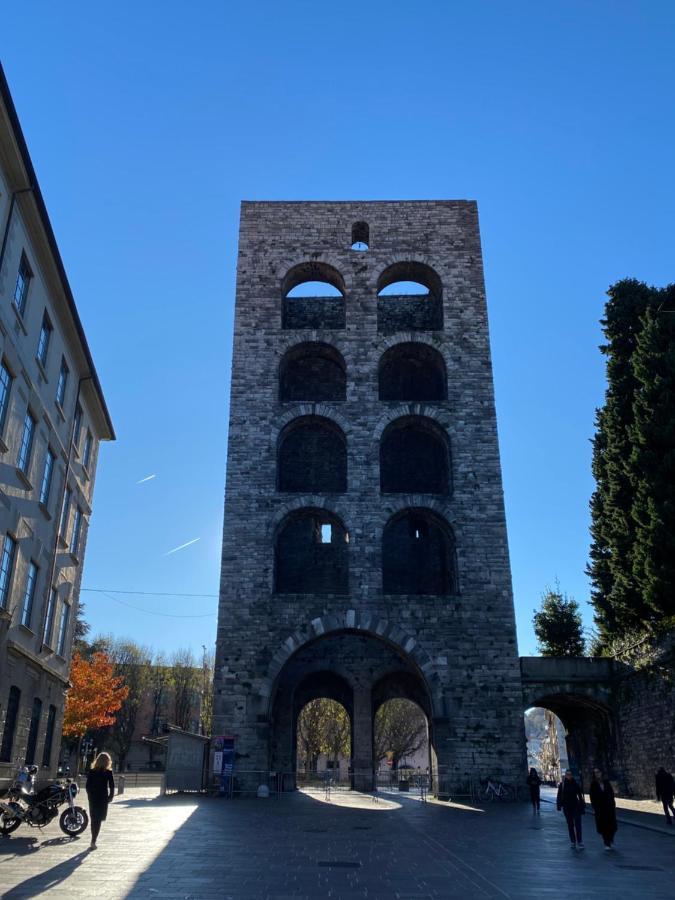 La Porta Azzurra - Casa Vacanze Como Bagian luar foto